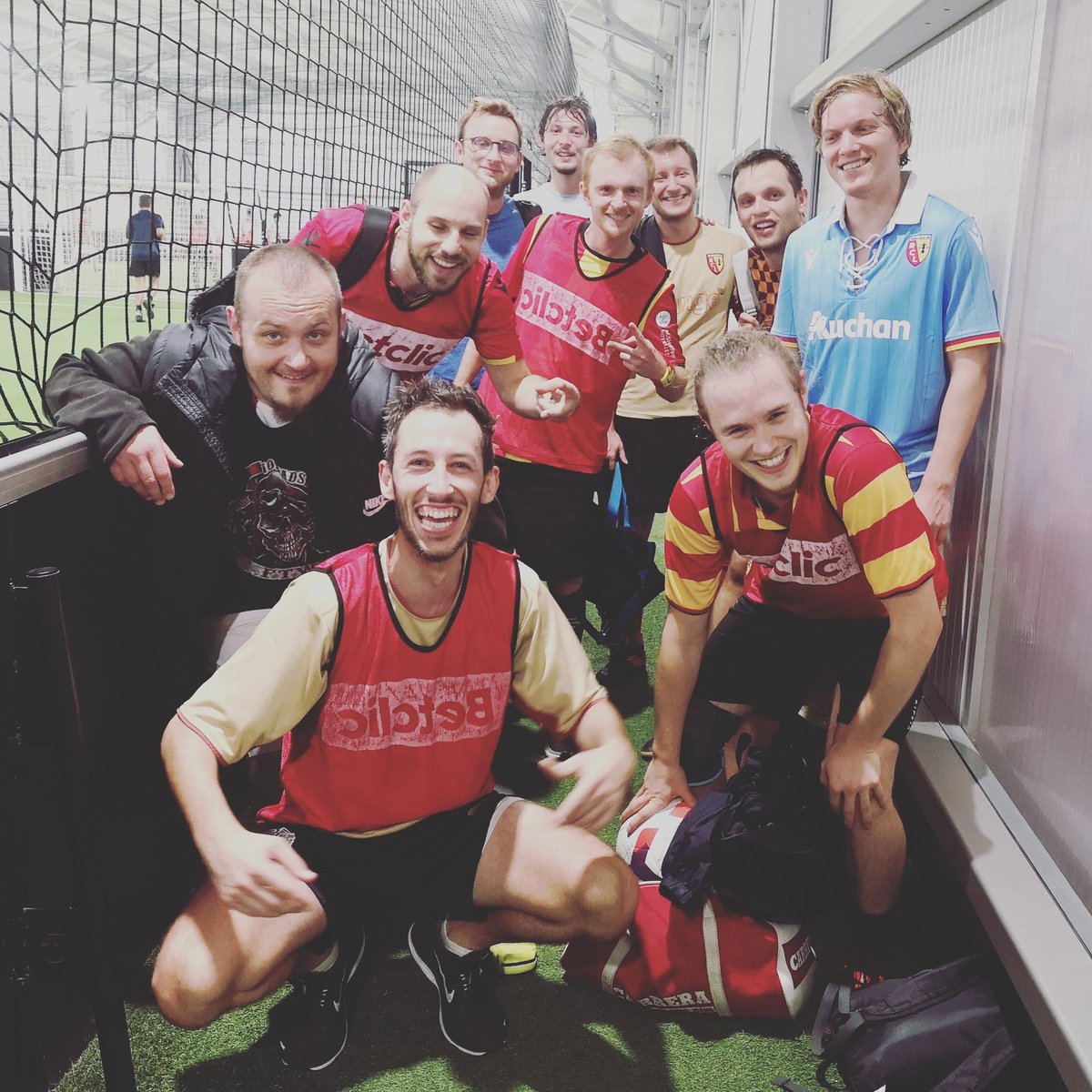 LensCapitale's tweet photo. Olé-lé.
Ola-la.
Qu'est ce qui s'est passé ?
On les a chicoté !
On s'est fait chicoter, pour d'autres.
#RCLens #LensCapitale #LensCapitaleFootballClub https://t.co/VzQORsCn2u