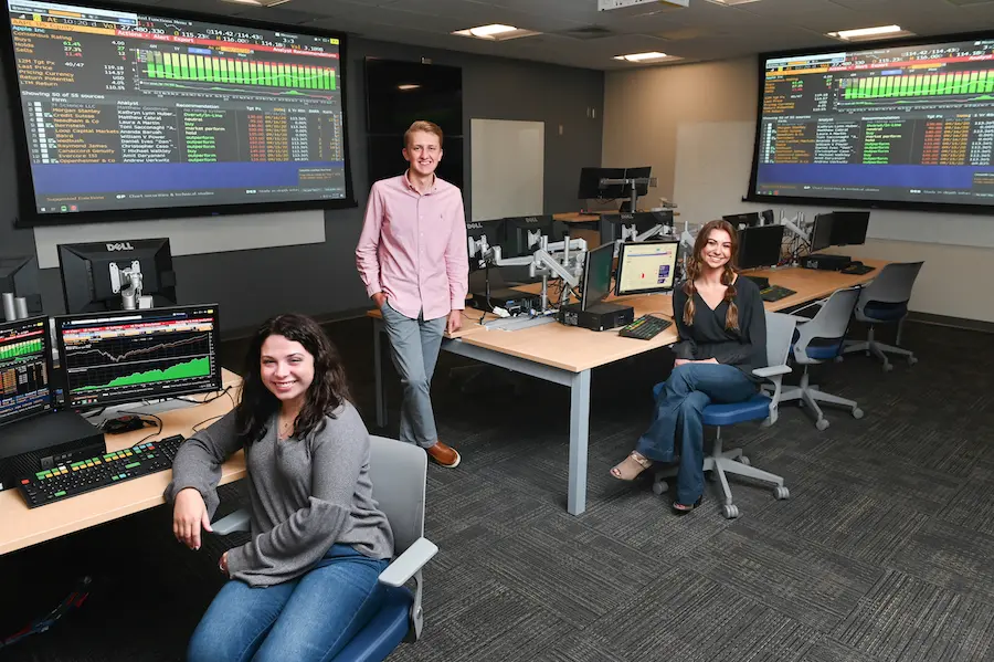 📈The SMILE Fund is on pace for its best year ever.

These students are gaining valuable experience to become better, well-rounded business people. Awesome job, Mocs!