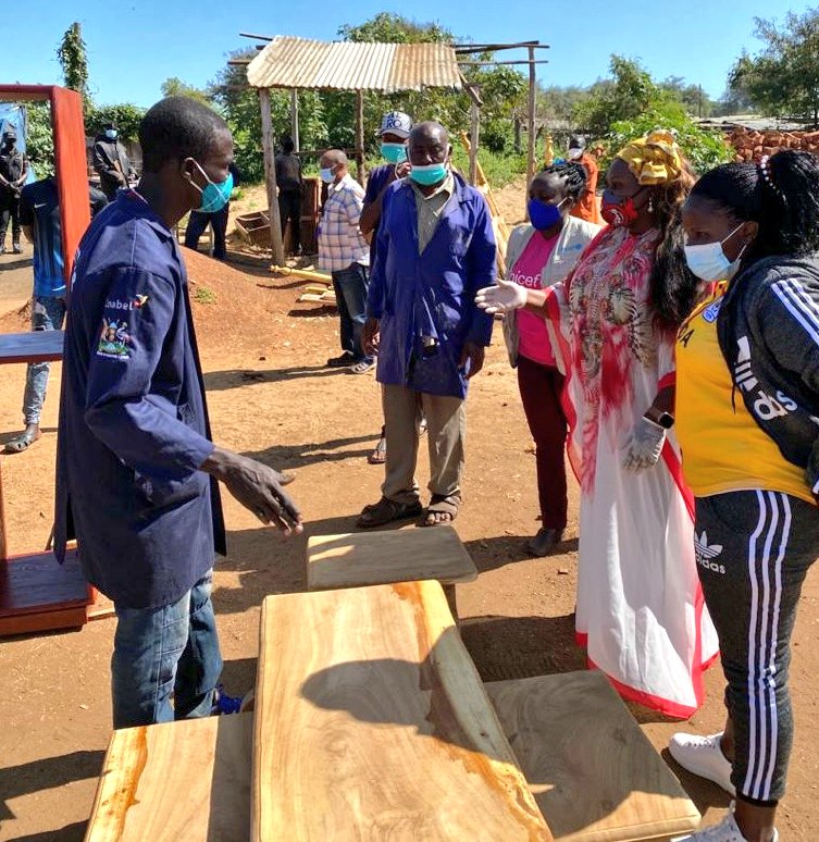 UNinUganda's tweet photo. #YouthLead @UNYouthEnvoy, in Uganda @Youth4SDGsUg in partnership with UN Uganda and @sdgs_ug @GovUganda is leading to document #onemillionsolutions by Youth that are making a difference in their communities and contributing to the #SDGs @RMalango2015 https://t.co/BLZ1gstbHR https://t.co/P8CJ2MY6hH