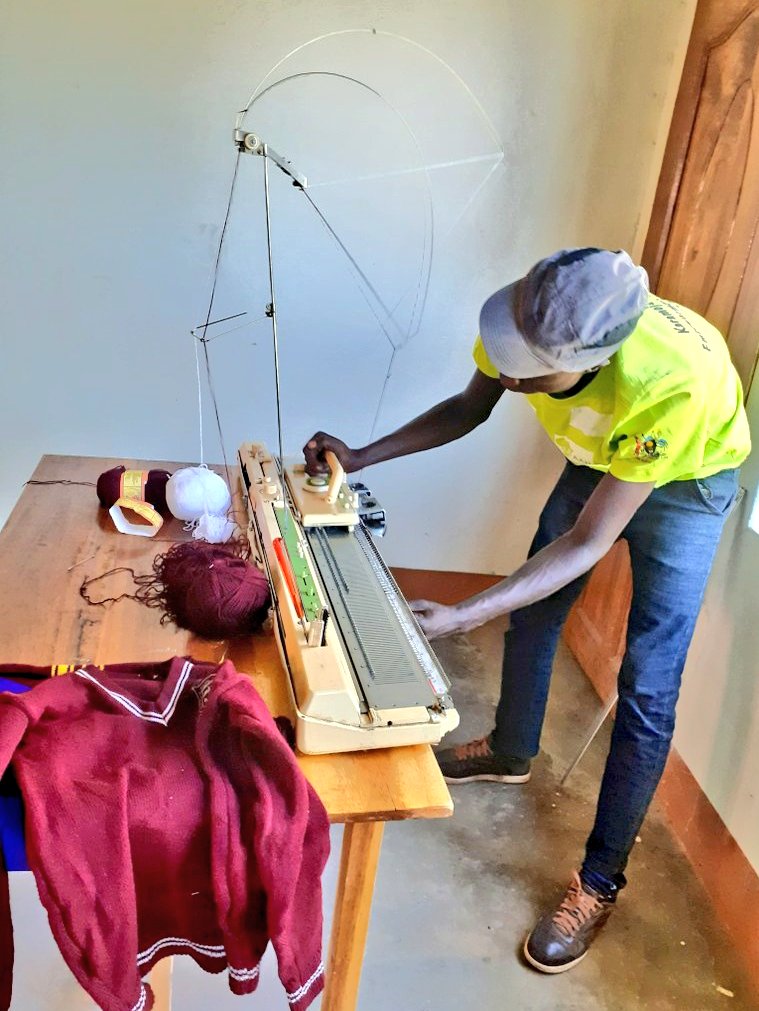 UNinUganda's tweet photo. #YouthLead @UNYouthEnvoy, in Uganda @Youth4SDGsUg in partnership with UN Uganda and @sdgs_ug @GovUganda is leading to document #onemillionsolutions by Youth that are making a difference in their communities and contributing to the #SDGs @RMalango2015 https://t.co/BLZ1gstbHR https://t.co/P8CJ2MY6hH