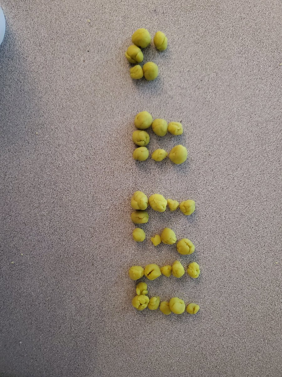 MrsCaldsClass's tweet photo. Making increasing patterns with play dough! #grade2isahoot #ENDHuskies https://t.co/qpPiTfJicv