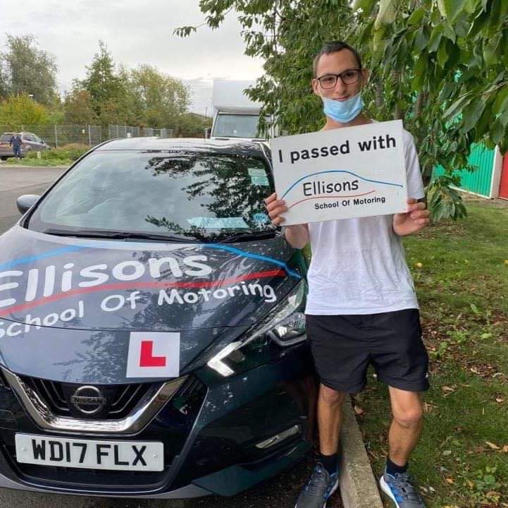 SelworthyHead's tweet photo. So unbelievably proud of this member of Selworthy alumni.
#lifegoals achieved!
Drive safe young man 😁 https://t.co/V0M3x6OM6D