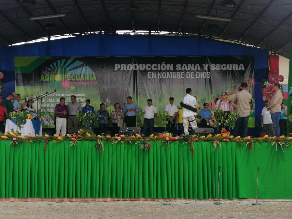 UVEalcha's tweet photo. Inauguración de la feria Agropecuaria "Produccion sana y segura, gracias a Dios" en Matagalpa en saludo a sus fiestas patronales. #GranPuebloGrandesVictorias
#2021PatriaBenditaYLibre https://t.co/UFFzhO7IDm