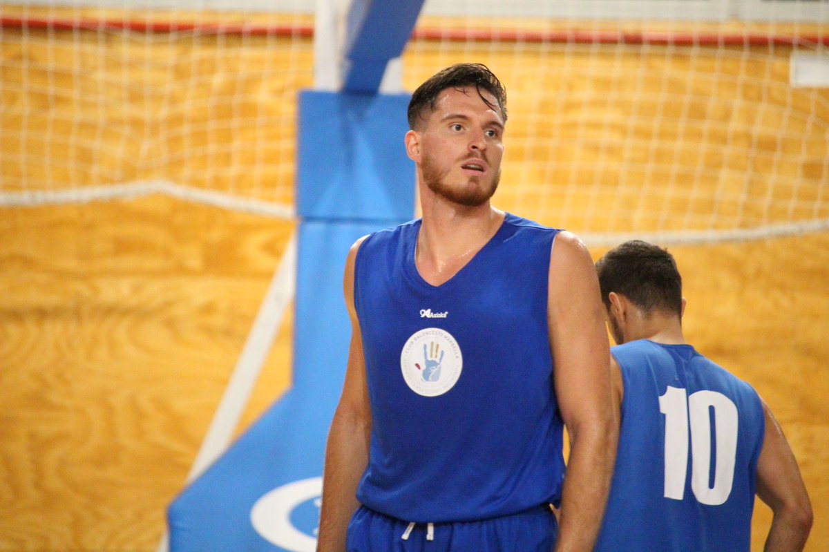CBMarbella1's tweet photo. 📸 Os dejamos algunas imágenes al descanso del encuentro entre @CBMarbella1 y @CABESTEPONA.
🔵⚪️ #CBMLive #CBMCAB https://t.co/lvLPLK52OE
