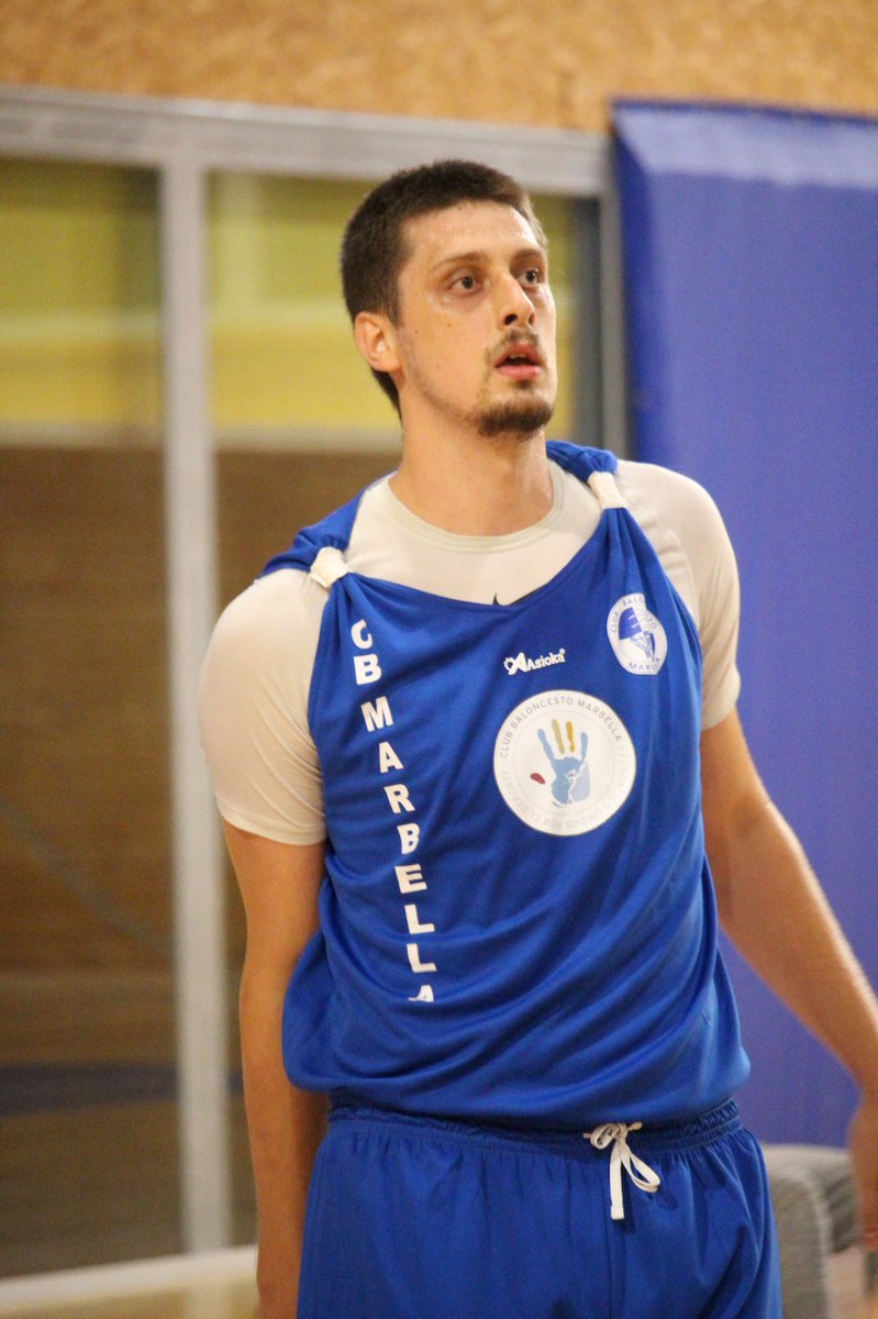 CBMarbella1's tweet photo. 📸 Os dejamos algunas imágenes al descanso del encuentro entre @CBMarbella1 y @CABESTEPONA.
🔵⚪️ #CBMLive #CBMCAB https://t.co/lvLPLK52OE