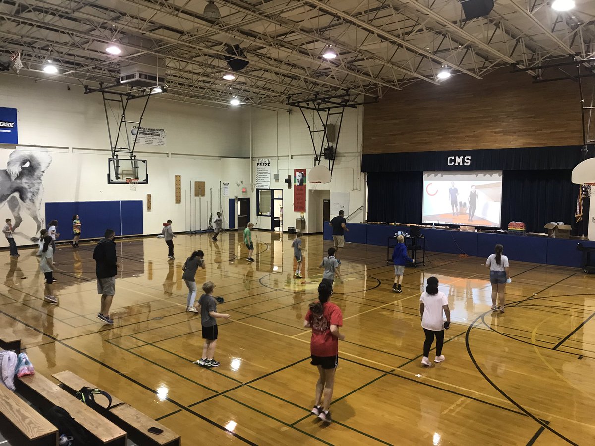 CoachHeninger's tweet photo. 4 PE classes on a rainy day during phase 3! Great job 6th graders!!! #cmshusky https://t.co/wXMCGXBfcC