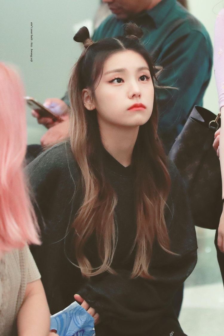 tranquilmoons's tweet photo. @whatsmyquestion happy birthday fabi i love you lots, now you’re officially my 20yo babie 😌 💗💓💕💖💞💓💗💖💕 https://t.co/z8Cl5yTkUA