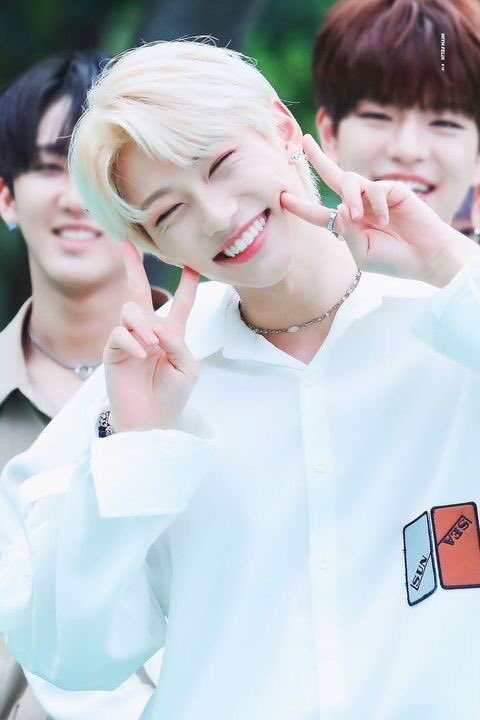 tranquilmoons's tweet photo. @whatsmyquestion happy birthday fabi i love you lots, now you’re officially my 20yo babie 😌 💗💓💕💖💞💓💗💖💕 https://t.co/z8Cl5yTkUA