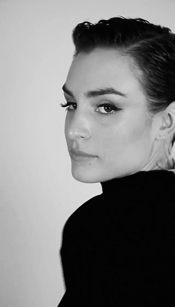 eilanbaes's tweet photo. god is a woman https://t.co/j1FNasNU8k