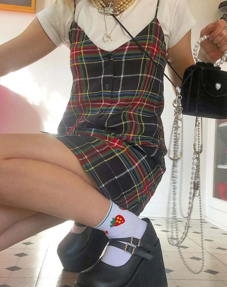 choose one:kinderwhore outfits