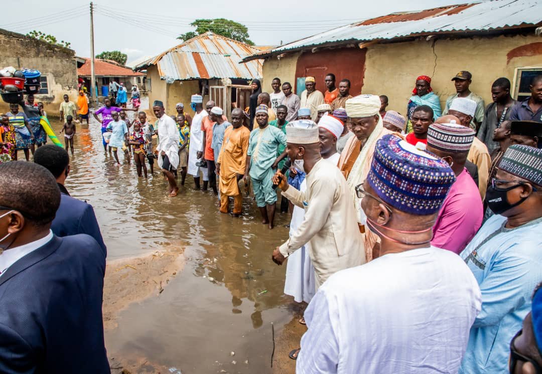 Today, I was in Likpata, Edu Local Government, to comfort our people whose houses and farmlands were badly affected in the recent flooding. In Lafiagi, I also witnessed the distribution of palliatives to those affected by the recent flood plaguing communities in the area.