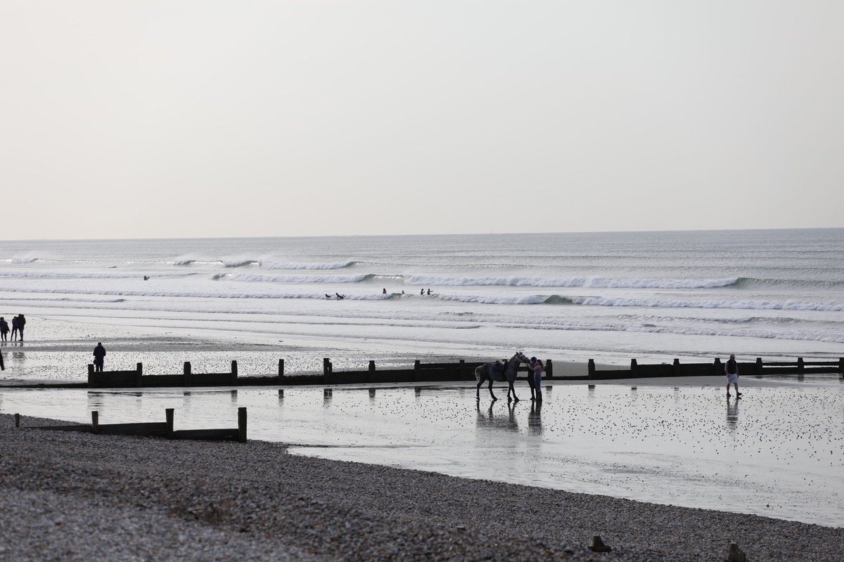 Witterings at the weekend. #surf #ThePhotoHour <a href="/etcmag_south/">etc Magazine</a> <a href="/Chiobserver/">Chichester Observer</a> <a href="/BBCSouthWeather/">BBCSouthWeather</a> <a href="/SussexLifeMag/">Sussex Life</a>