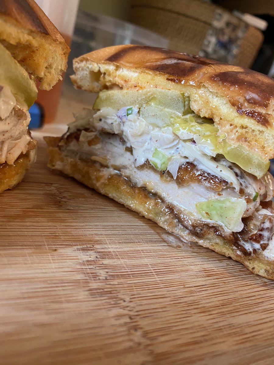 DiningMariposa's tweet photo. Here is a glimpse at the Nashville hot chicken sandwich. Pre order yours today! https://t.co/0tJ7D0T2Wn