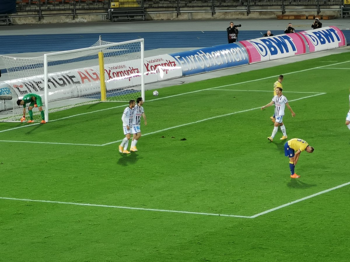 OtherBundesliga's tweet photo. ⏱️76' AND ANOTHER!
7️⃣-0️⃣ to @LASK_Official 💪
#Sabitzer has just come on, and he receives a cut back from Renner on the byline and steers into the far corner! Nice 👍
#ASKDAC #UEL https://t.co/AdkU1HenNQ