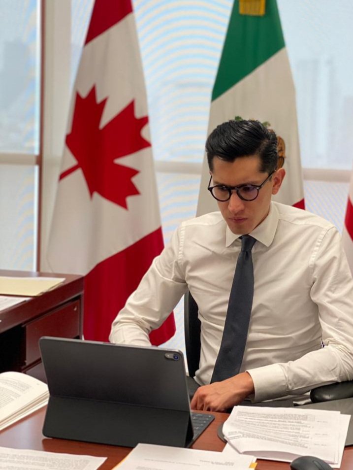 r_velascoa's tweet photo. Hoy concluimos la cuarta reunión intermedia del Diálogo 🇲🇽🇨🇦 sobre Movilidad, además de que tuvimos un productivo encuentro con el viceministro adjunto para las Américas de Canadá y copresidente nacional canadiense de la Alianza México-Canadá, Michael Grant. https://t.co/7195RISqxB
