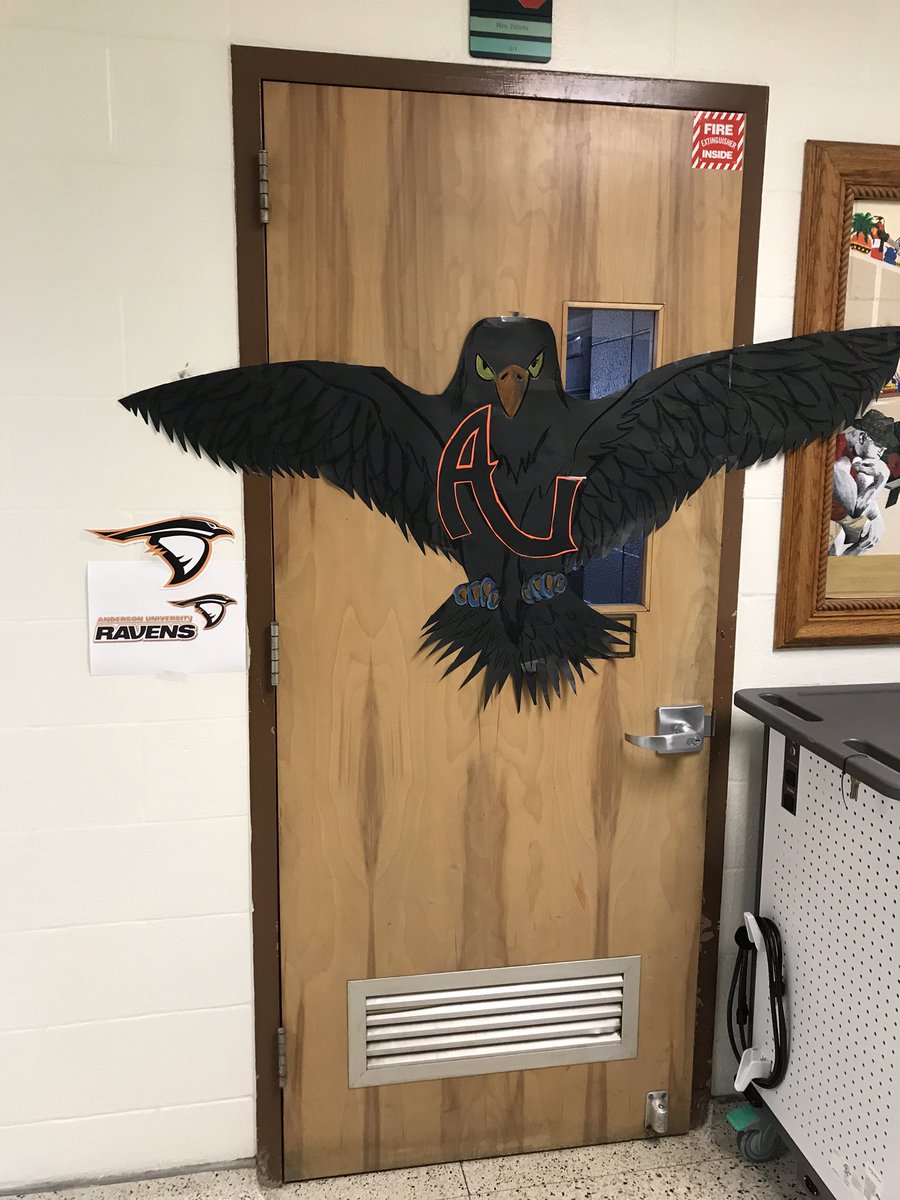 MegRayburn's tweet photo. 🎉🥳🏫 College Go Week Door Decor Contest @KnightsofNHS! #learnmoreIN https://t.co/7cxVZPVrds