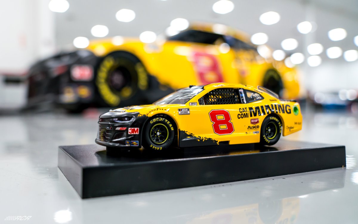 TylerReddick's tweet image. I’ve got 10 @CatMining @CaterpillarInc diecasts to give out to 10 lucky fans before the scheme hits the track this weekend at @lvmotorspeedway! RT this tweet &amp;amp; follow me by tomorrow at 12pm ET to enter. Winners will be picked at random. Good luck! #CatRacing #LetsDoTheWork