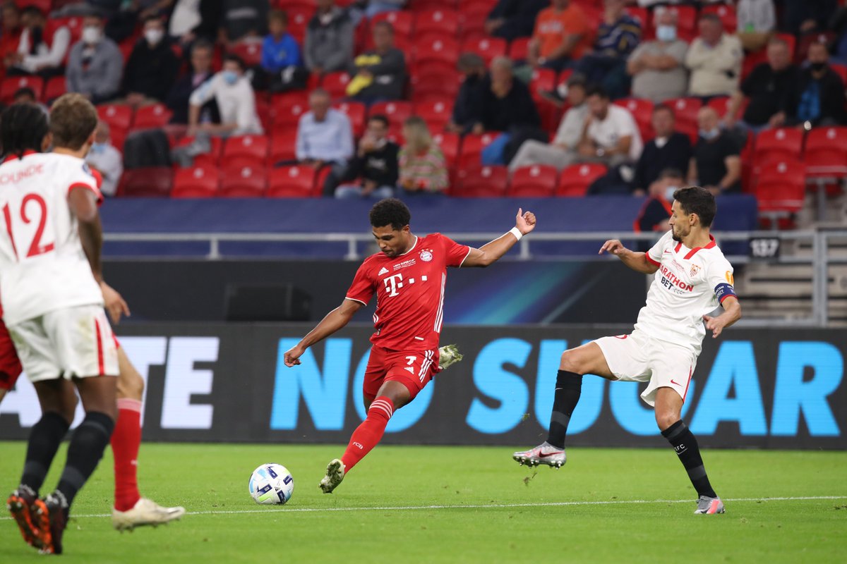 FCBayern's tweet photo. 🚨 Doppel-Chance! Erst scheitert @SergeGnabry am Keeper, dann wird der Nachschuss von @LeroySane19 abgeblockt. Der Nächste sitzt! 👊

#SuperCup I 1:1 I 58‘ https://t.co/eYgmewke45