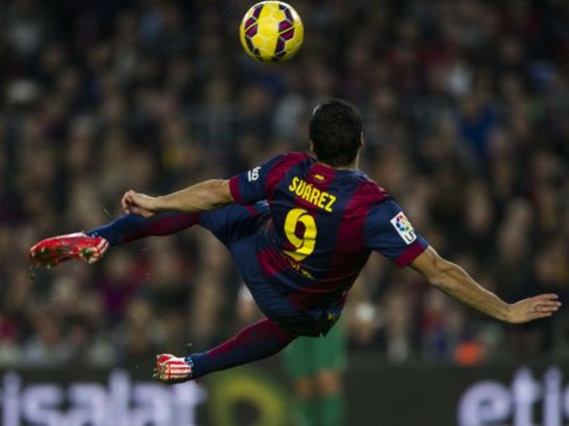muriach's tweet photo. Gràcies per la teua entrega i els teus gols @LuisSuarez9
Tercer màxim golejador històric del Barça, i una bota d'or en l'era Messi/Cristiano. 
Sense dubtes, un dels millors 9 que he pogut disfrutar. 
#9raciesLuis #9raciasSuarez https://t.co/7yr3TW9sol