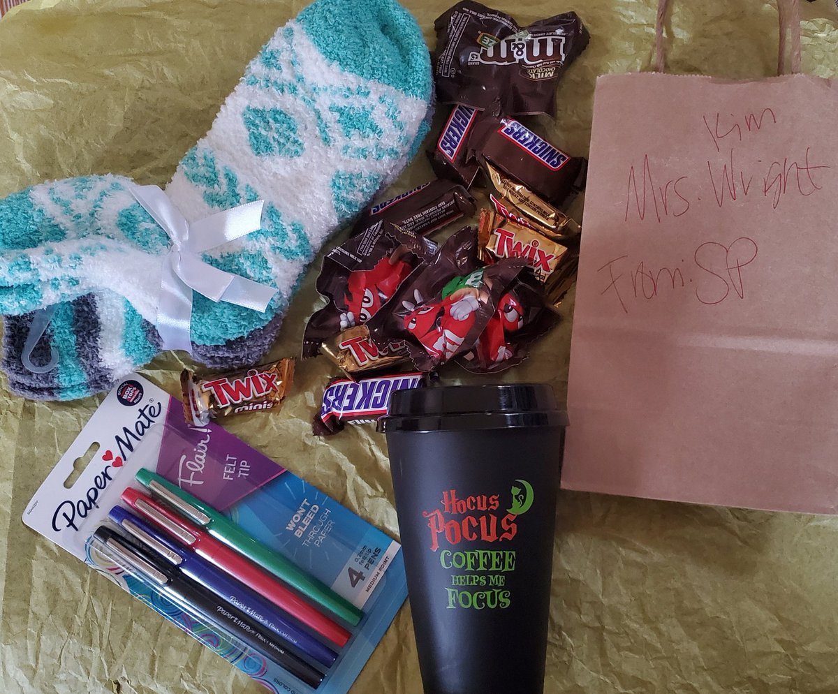 kimmywright27's tweet photo. Thanks to my secret pal for the gift! Just what I needed after being sick and it being a rainy day. You are awesome! @altopark_elem #APSoars https://t.co/BYkygUZZfi