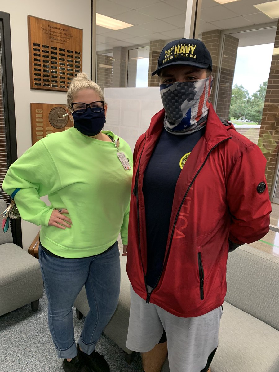 LeoneMack3's tweet photo. Proud TEACHER moment 🤩 A student of mine that graduated last year came up to my school to THANK ME for helping him learn English 📚 He will he leaving for Chicago next week for basic training. Go NAVY GO! #ESL #multilingual #secondary @BwoodBucs https://t.co/MvHh9E1dQL