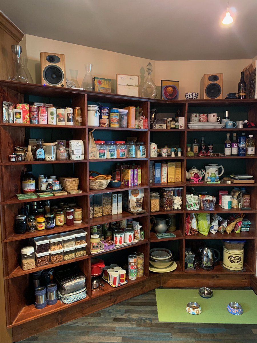 modehomeorg's tweet photo. How about this open pantry?  It is always on display, so it needs to stay looking tidy!  #homeorganization #modehomeorganization #delutter #pantryorganization https://t.co/MrSHXe6R7L