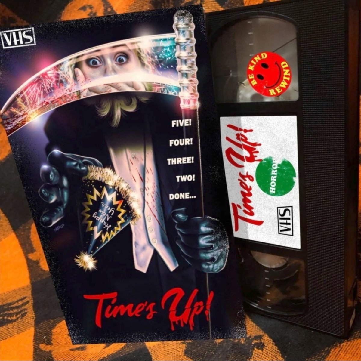 SlasherTrash's tweet photo. There's only a couple of days left on the @TimesUpMovie Indiegogo campaign and we are SO CLOSE to bisecting someone! 

There's still so many kick ass perks to pick up, so take a look and help us cross that finish line! 

#TimesUpMovie #SlasherTrash https://t.co/6sqlKq96Q7