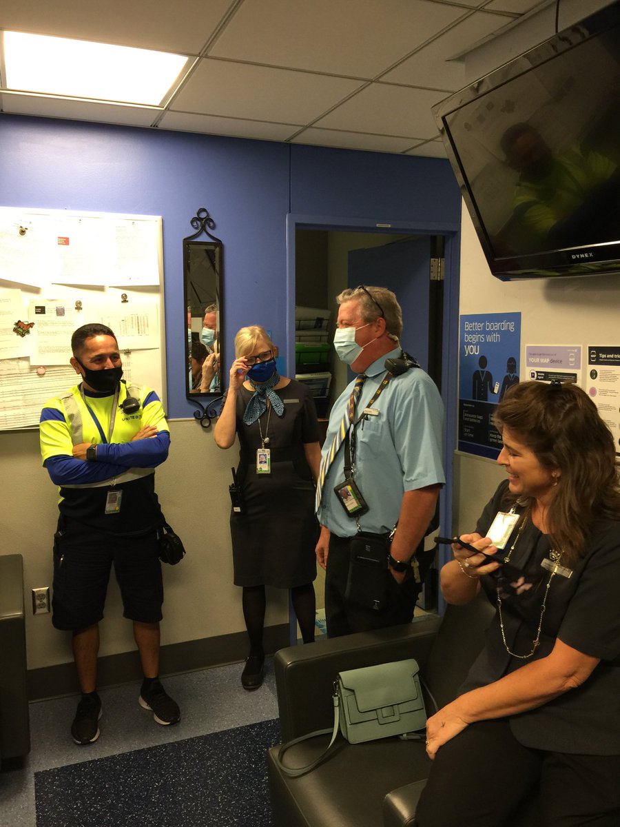 OfRb1's tweet photo. Congratulations to Chris Gaido  30 years with United Airlines!! AUS ROCKSTAR https://t.co/VwI0T1Offe