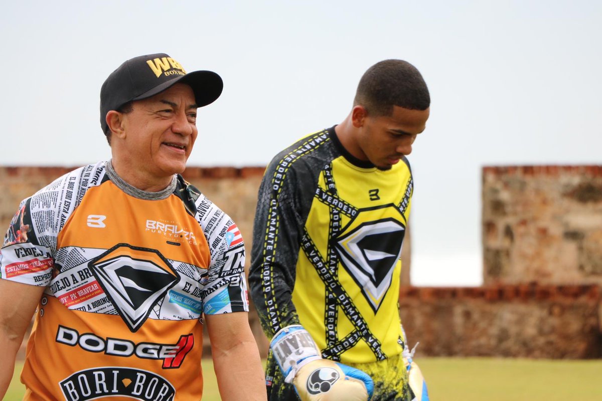 DiamanteVerdejo's tweet photo. Today I welcomed my trainer Ismael Salas to my beautiful Puerto Rico. I can’t wait to step back in the ring! 🥊💎 #Boribori #TeamVerdejo #boxeo https://t.co/Lvbg7yvqwY