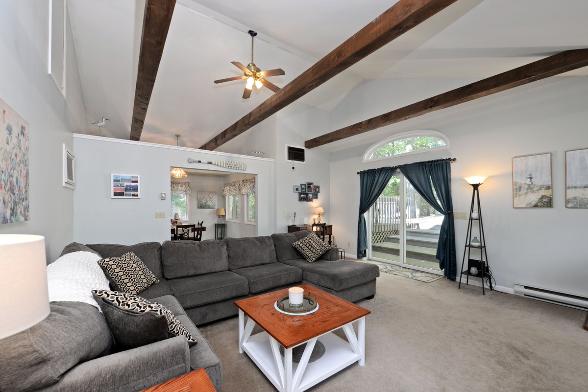 360propertiesio's tweet photo. A spacious living room is a must. What do you look for specifically in a house? https://t.co/mWOdYDiLSm