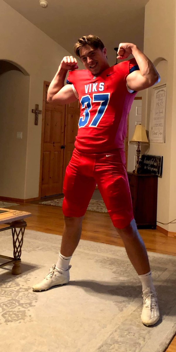 c_niemela's tweet photo. Just wanted to shoutout my younger brother @noah_niemela 6’1 190lbs ATH. C/o ‘22 Recent transfer to @cdaviksfootball Excited to see him progress and thrive in the #1 Program in 5A Idaho! Best of Luck to my bro! Coaches get at him! Only up from here❤️🔥 #NiemelaBrothers #37 https://t.co/gsbBwD1ISY