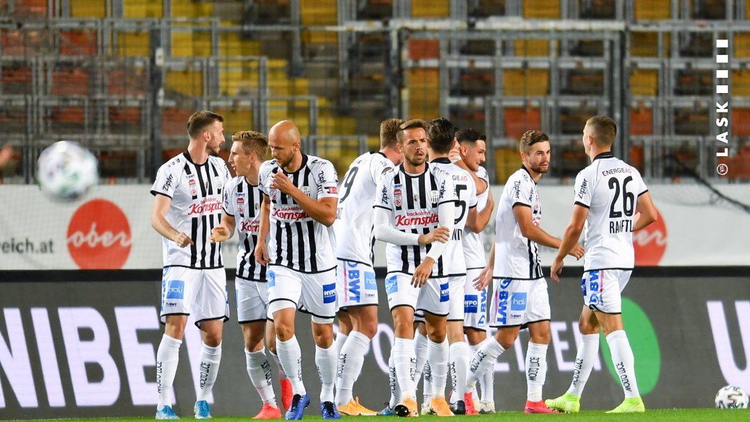 LASK_Official's tweet photo. Was für ein fulminanter Sieg unserer Schwarz-Weißen heute! ⚫️⚪️
Der Spielbericht👉https://t.co/VvOMTBitqo
#ASKDAC https://t.co/C479lIiCL4