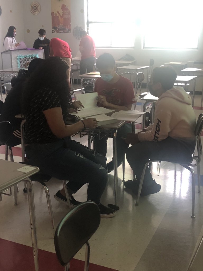 MrsReedyCarroll's tweet photo. Creating stations with our Amplify materials for our text, Fish Cheeks! Students rocked diving into the text for textual evidence 💪🏼#amplifyela #lmshawks #iteachlms https://t.co/LDQFQEF6ix