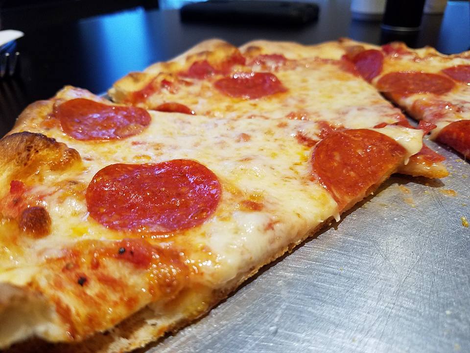 Wonder_Bar's tweet photo. We’ll take a pizz-a that! 🍕
.
Dine-In Open
Wednesday-Thursday from 12 p.m. to 7 p.m and
Friday-Saturday 12pm-8pm
.
Call: 508-752-9909
.
.
#Worcester #MA #WorcesterEats #MAEats #Yum #Cheese https://t.co/gpRRYANXsb