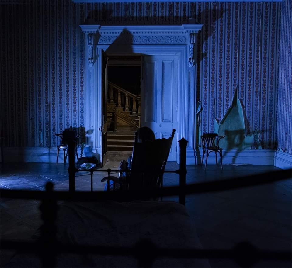 The chilling tapestry room, an alternative view 🌑