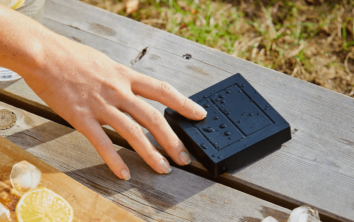 SmarthomeAssist's tweet photo. Der Hersteller Senic hat den ersten Friends of Hue Schalter vorgestellt, der für den Outdoor-Bereich gedacht ist.
Friends of Hue Outdoor Switch von Senic
Friends of Hue Schalter gibt es mittlerweile schon recht viele. #FriendsofHue #Outdoor #Senic https://t.co/x4cM5DbjH4 https://t.co/y4Yec5GvLH