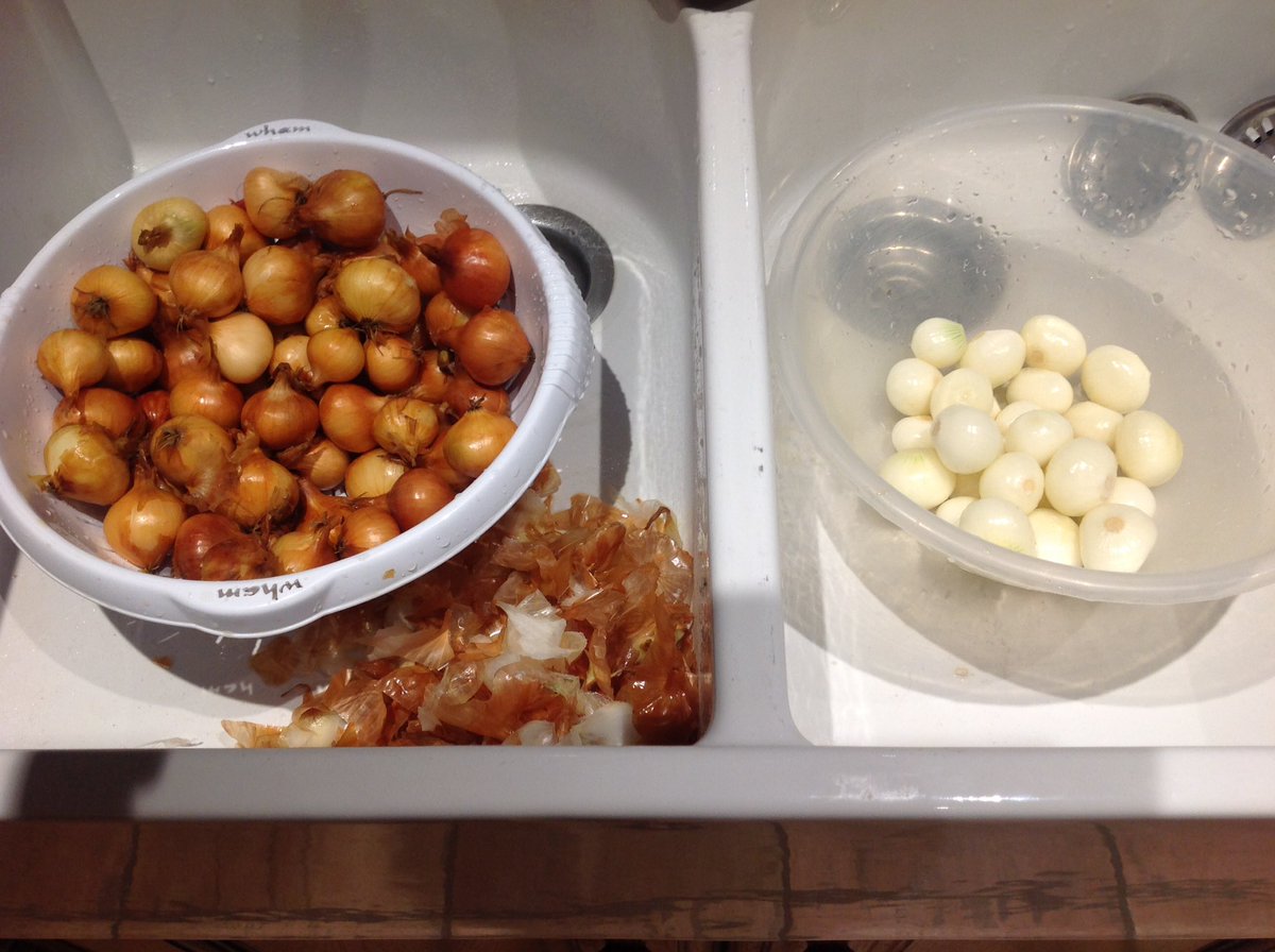 Breadofcourse's tweet photo. Pickled Onion time, the first lot of many !😳 https://t.co/QxDJE0GRBl