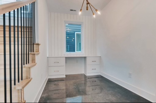 aerialdev's tweet image. This season makes the importance of a home office clear. 

Whether buyer's need a full home office or a study nook, we design spaces that fit every need. 

In this Aerial home, we optimized the house's layout and created a place to work that inspires productivity.