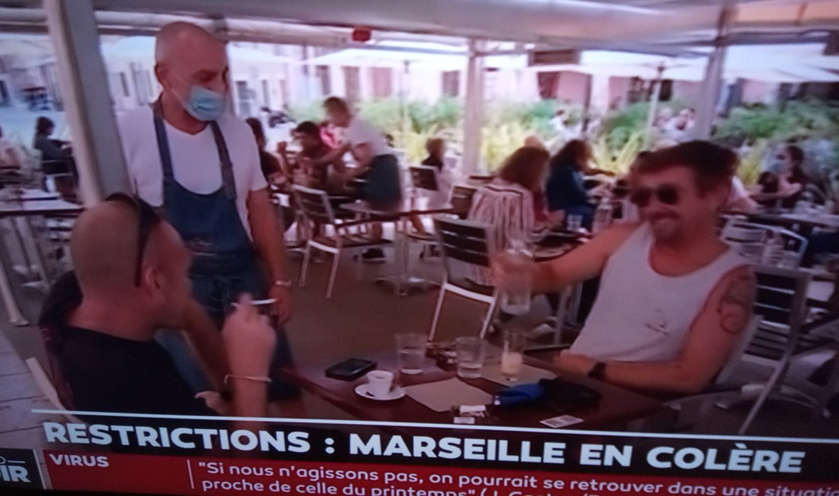 cyclops002's tweet photo. La contamination se fait beaucoup plus entre les nombreuses personnes qui se croisent en grandes surfaces, dans les transports en commun (bus, métro, rail). Donc, il faut fermer les grandes surfaces et arrêter les transports en commun. Là, faut du courage ! https://t.co/1IAVQDpCm7