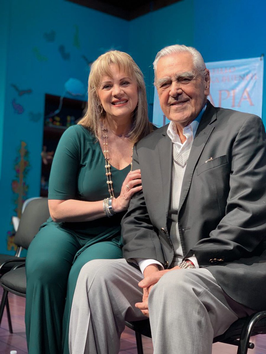 ¿Quién recuerda este #tbt ? 🤔 #ericdelcastillo #erikabuenfil #teatro #cultura #cdmx #méxico #arte