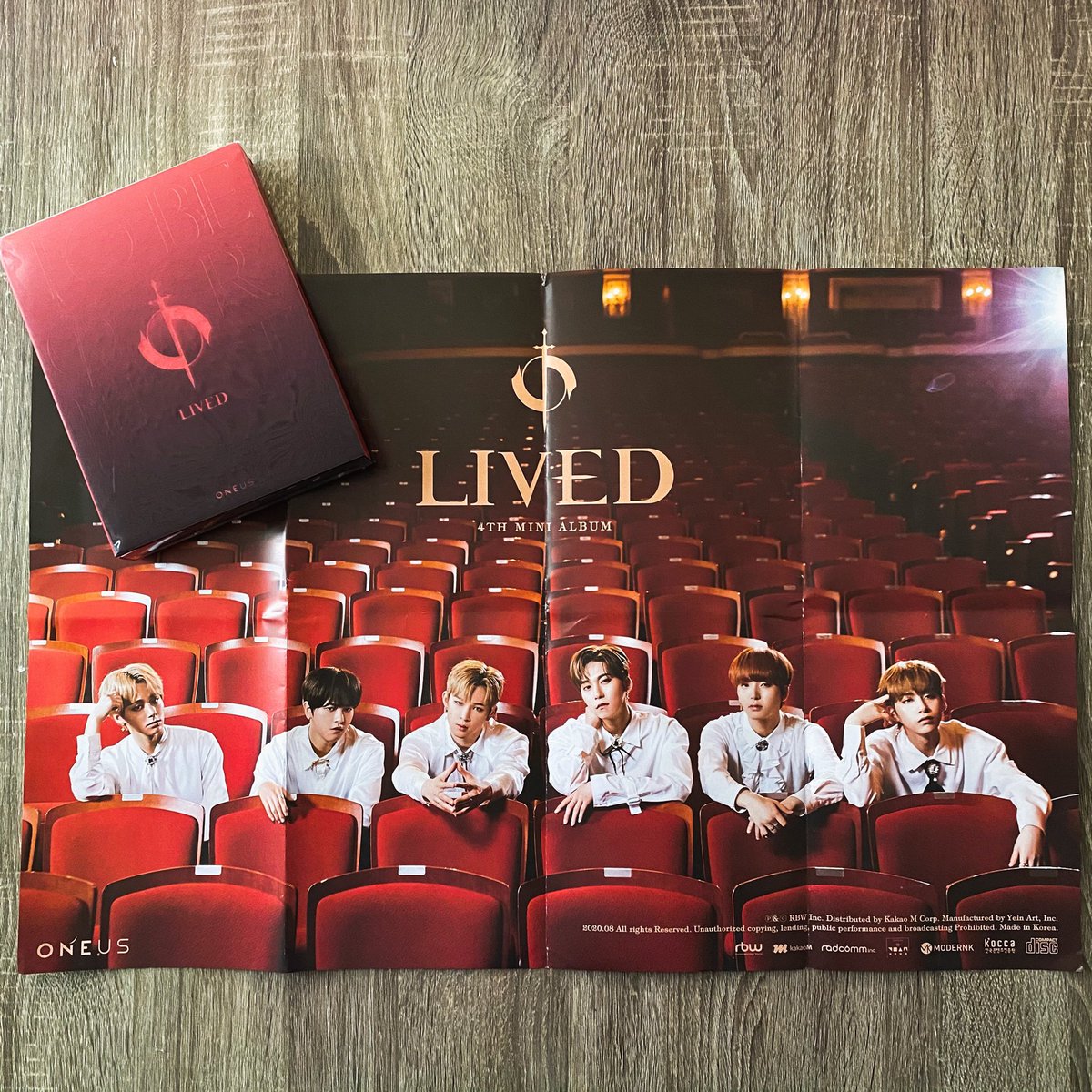 kalani0307's tweet photo. OMG my Oneus album finally arrived and it’s so pretty. Thank you very much to @HarusGOs for making my album come safe. I feel very happy and excited ❤ #ONEUS #LIVED https://t.co/XhTpzuXFES
