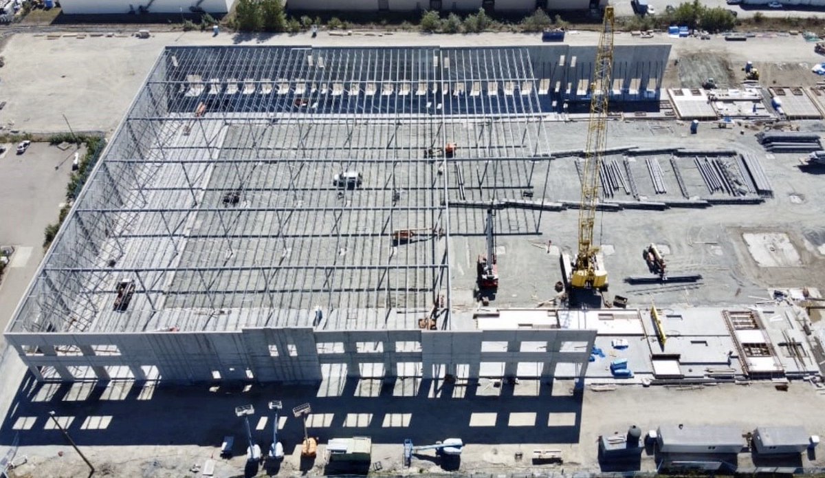 procoretech's tweet photo. Significant progress in Delta, British Columbia where a 200,000 sq/ft warehouse distribution facility is taking shape in the expert hands of @capobc, a valued Procore client. #PoweredbyProcore #ProcoreCanada https://t.co/pU2hY6t6Nm