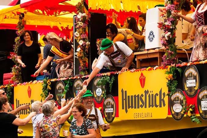 KerbDoisIrmaos's tweet photo. Ôoo TBT de respeito e sofrimento 😓🍺 🇩🇪 https://t.co/3ixksL2cSx