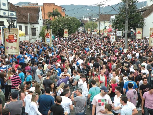 KerbDoisIrmaos's tweet photo. Ôoo TBT de respeito e sofrimento 😓🍺 🇩🇪 https://t.co/3ixksL2cSx