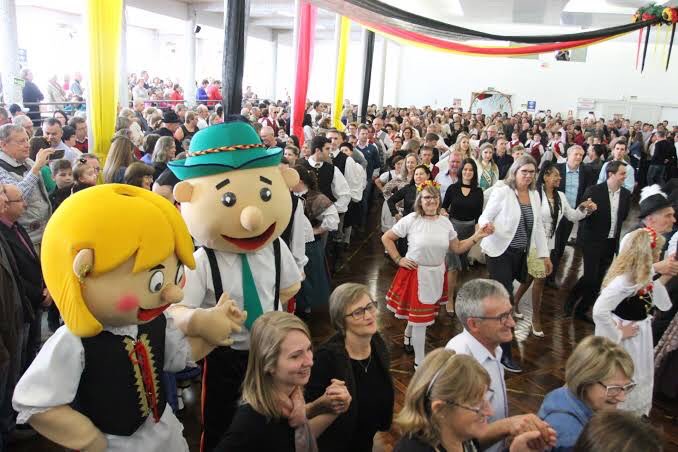 KerbDoisIrmaos's tweet photo. Ôoo TBT de respeito e sofrimento 😓🍺 🇩🇪 https://t.co/3ixksL2cSx