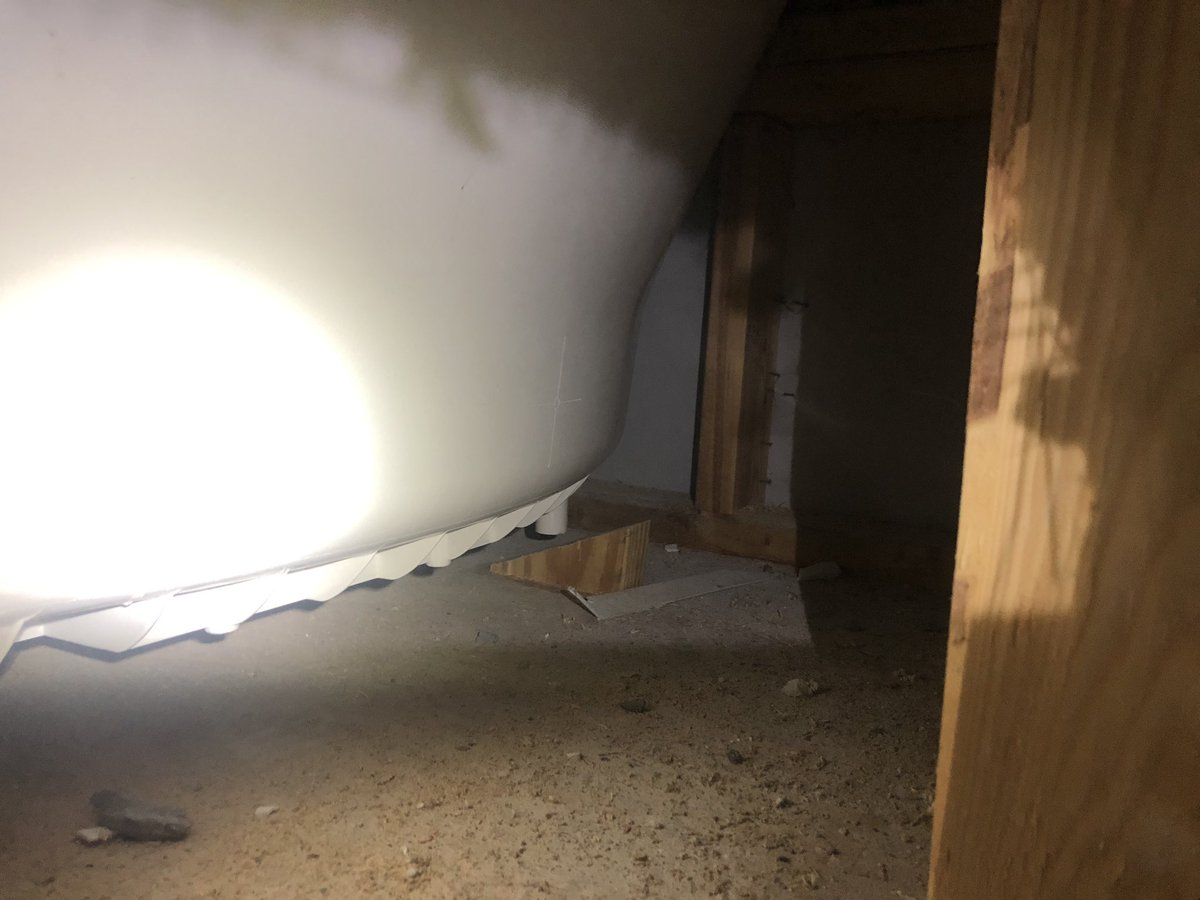 Robayyy's tweet photo. Currently dealing with water damage from @RyanHomes1948 gross negligence. found out the tub was installed incorrectly and is floating above the floor. Notified when we did inspection, they  came to reinforce under the tub. They sprayed a can of expanding foam. Avoid these guys. https://t.co/ZJkWC7kb1c
