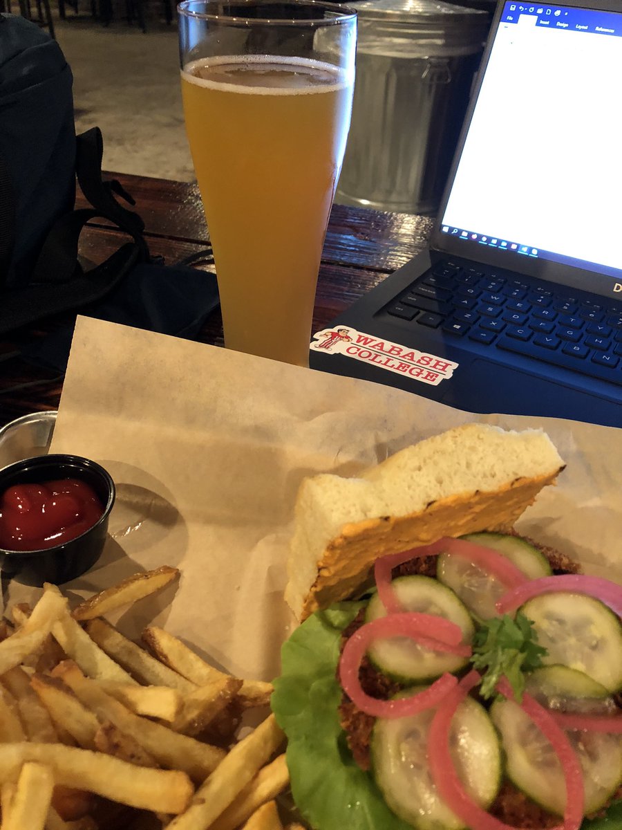 Wab_Fellowships's tweet photo. Fellowship Advisors need to eat, too - even during deadline season. It’s the little things, you know. ❤️ #eatlocal #drinklocal #workingdinner #BackstepBrewingCo https://t.co/hGgPE9eBVI