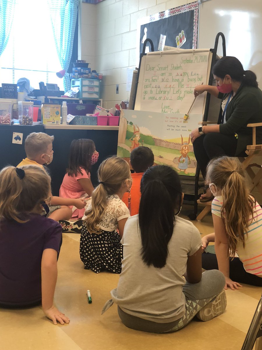 MrsCookHCSD's tweet photo. Students in @elgoestoschool’s were totally hooked on today’s Shared Reading lesson! #TheRidgewayWay #BigBlueOnTheMove https://t.co/fqdGNnwx2F