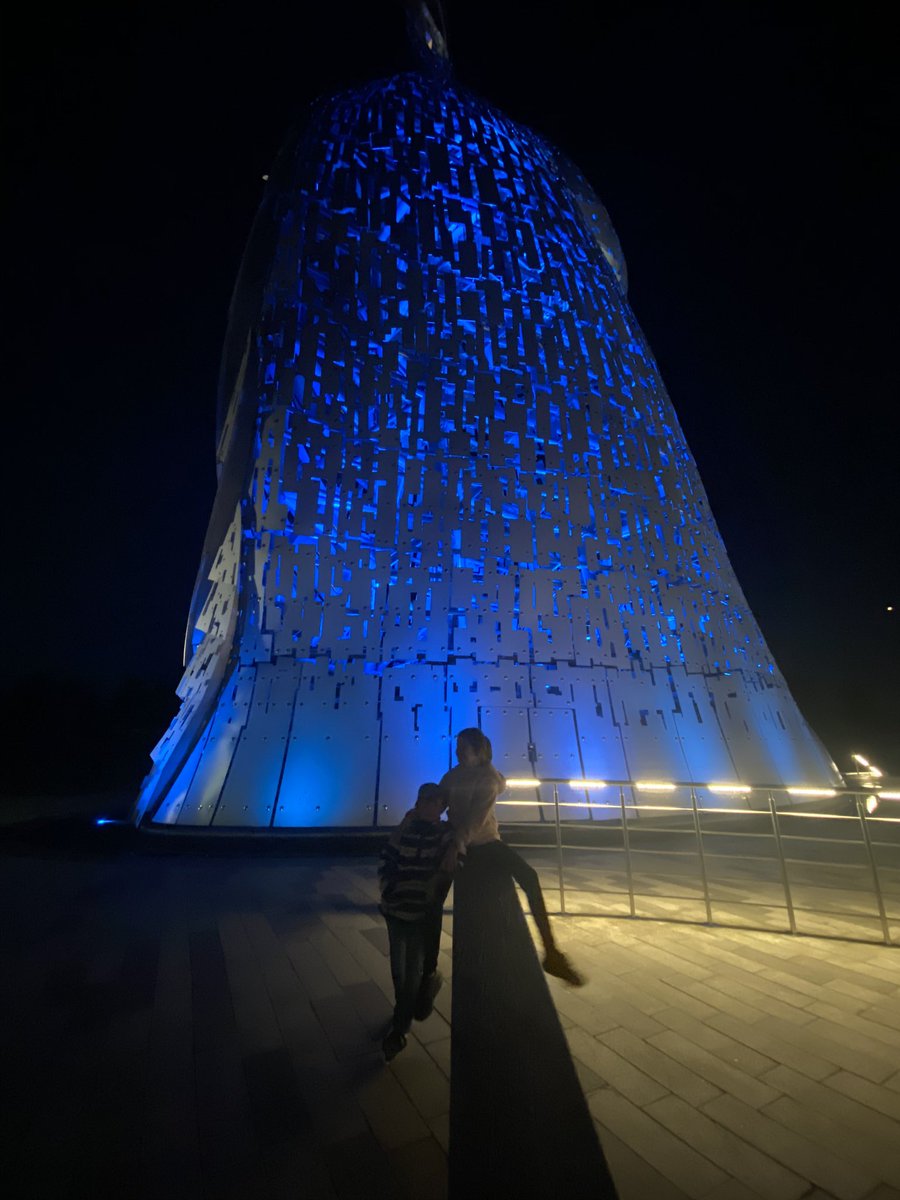 Nothing beats a wee stroll around the Kelpies at night! Happy September weekend 😃😃😃