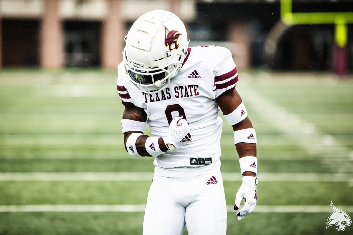 TXSTATEFOOTBALL's tweet photo. Snow Whites in September ❄️ 

#TEAM  #EatEmUp https://t.co/5rrwORAorV